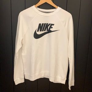 Nike crew sweatshirt. Cozy. Brand new. Took tag off but ended up not wearing it